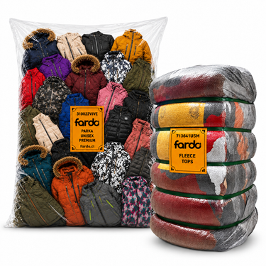 Pack de 2 componentes: un saco de parkas unisex premium 310022VIVE de 20 kg y un fardo de polar 713641USM de 45 kg, con etiquetas Fardo, sobre fondo blanco. Foto referencial.