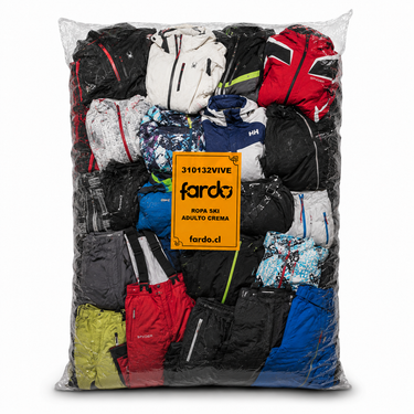 Saco Ropa Ski Adulto Crema Premium Europeo 20 Kilos SKU 310132VIVE con parkas técnicas, pantalones de ski, jardineras y enteritos para Ski Rental, centros de ski y empresas de turismo de montaña.