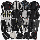 Flat lay con chaquetas y pantalones para motociclista de tipo touring, adventure y enduro, contenido referencial del Saco Ropa Moto Premium SKU 716013USM con equipamiento técnico para reventa.