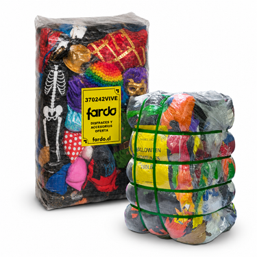 Pack de disfraces y accesorios 65 kg: fardo de 45 kg atrás y saco de 20 kg delante